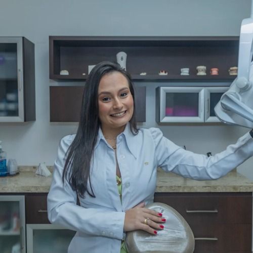 Rhaissa Anuá - Dentista em Goiânia | doctoranytime